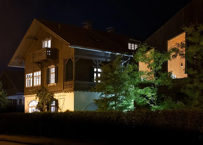 Quartier - Ueber Nacht In Besonderer Architektur